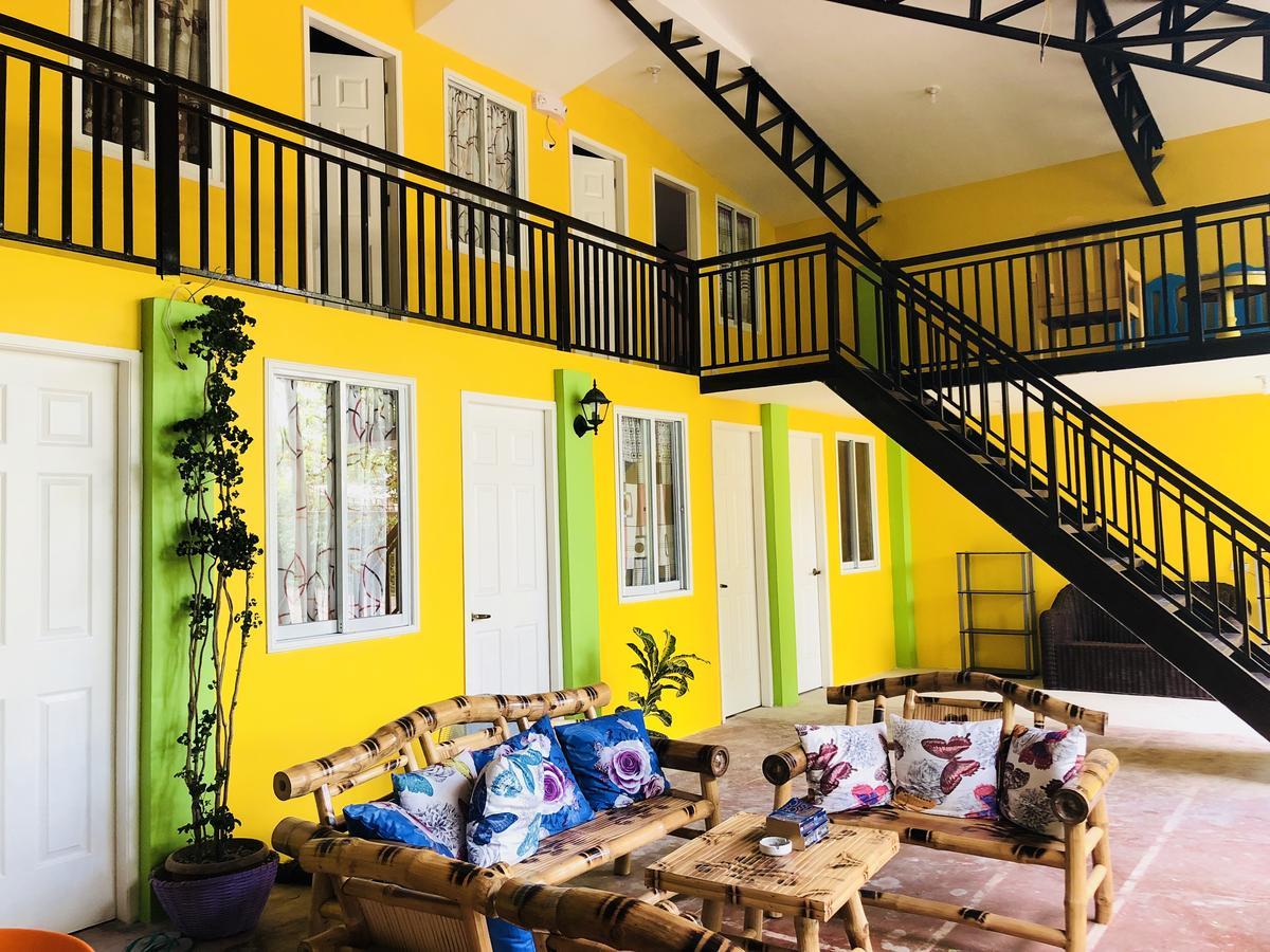 Colors Boutique Hostel Puerto Princesa Exterior photo