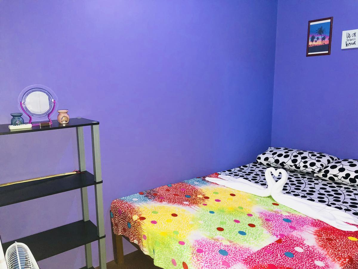 Colors Boutique Hostel Puerto Princesa Exterior photo
