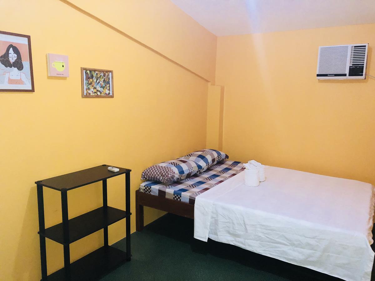 Colors Boutique Hostel Puerto Princesa Exterior photo