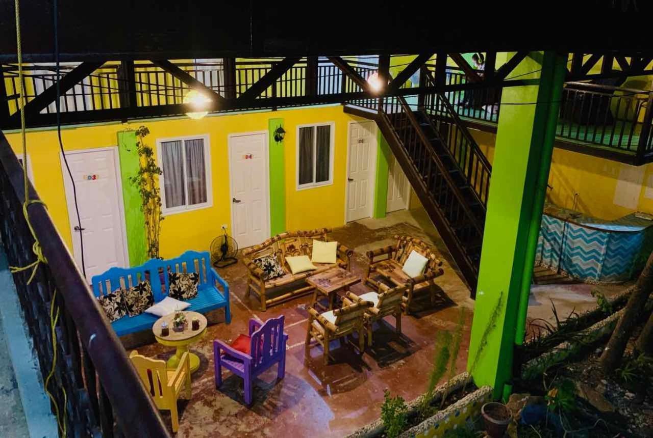 Colors Boutique Hostel Puerto Princesa Exterior photo